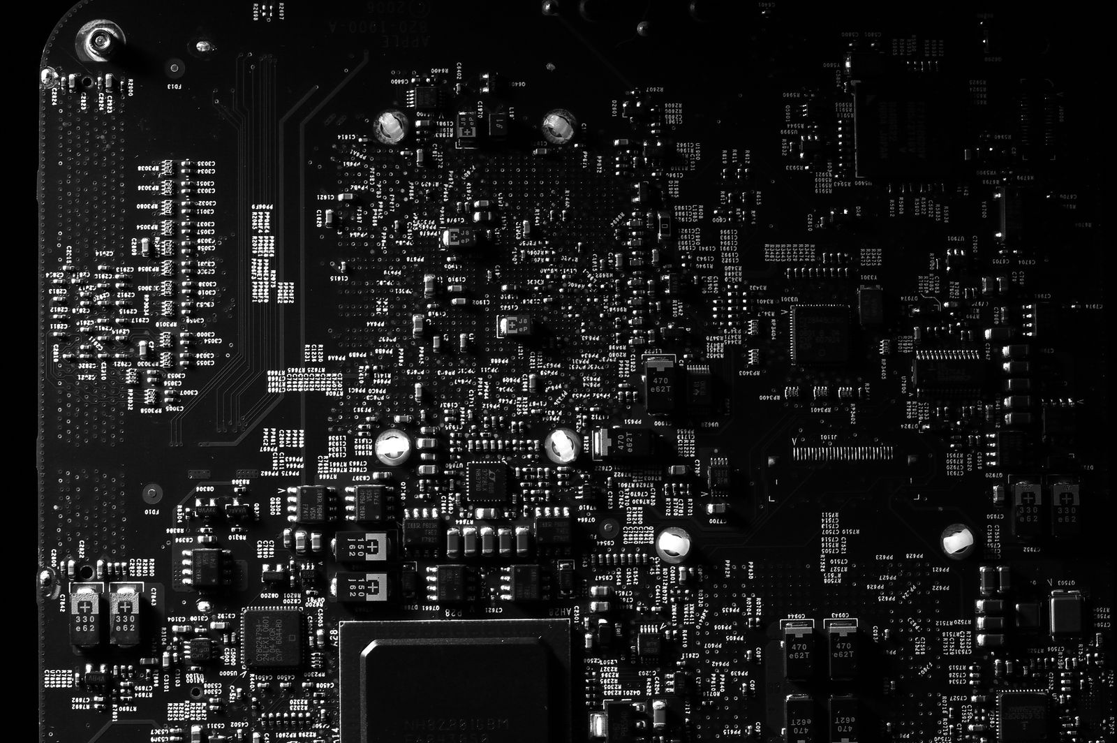 Data flow visualization explaining how machine learning algorithms learn